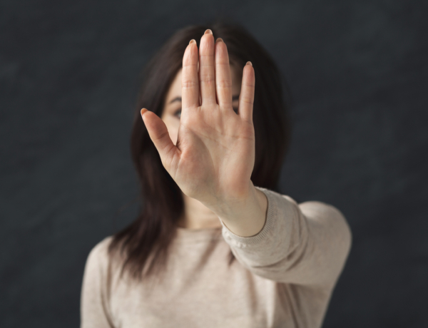 Hogyan utasítsuk vissza udvariasan valaki közeledését – és kell-e egyáltalán?