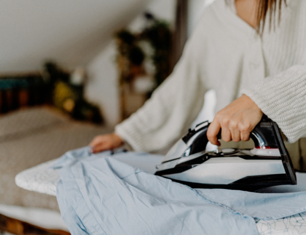 Ezzel a házi trükkel a vasalódat végre rendesen kitisztíthatod