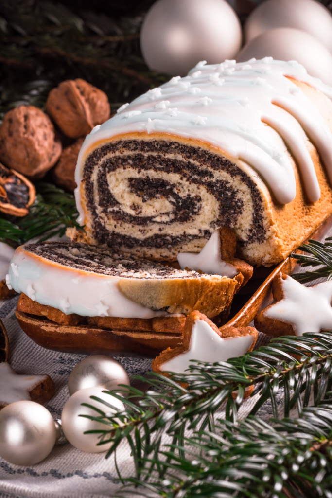 Felszeletelt mákos bejgli