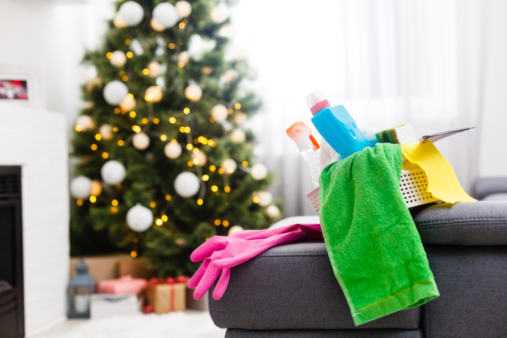 Ez a 3 decemberi takarítási trükk felgyorsítja a karácsonyi készülődést