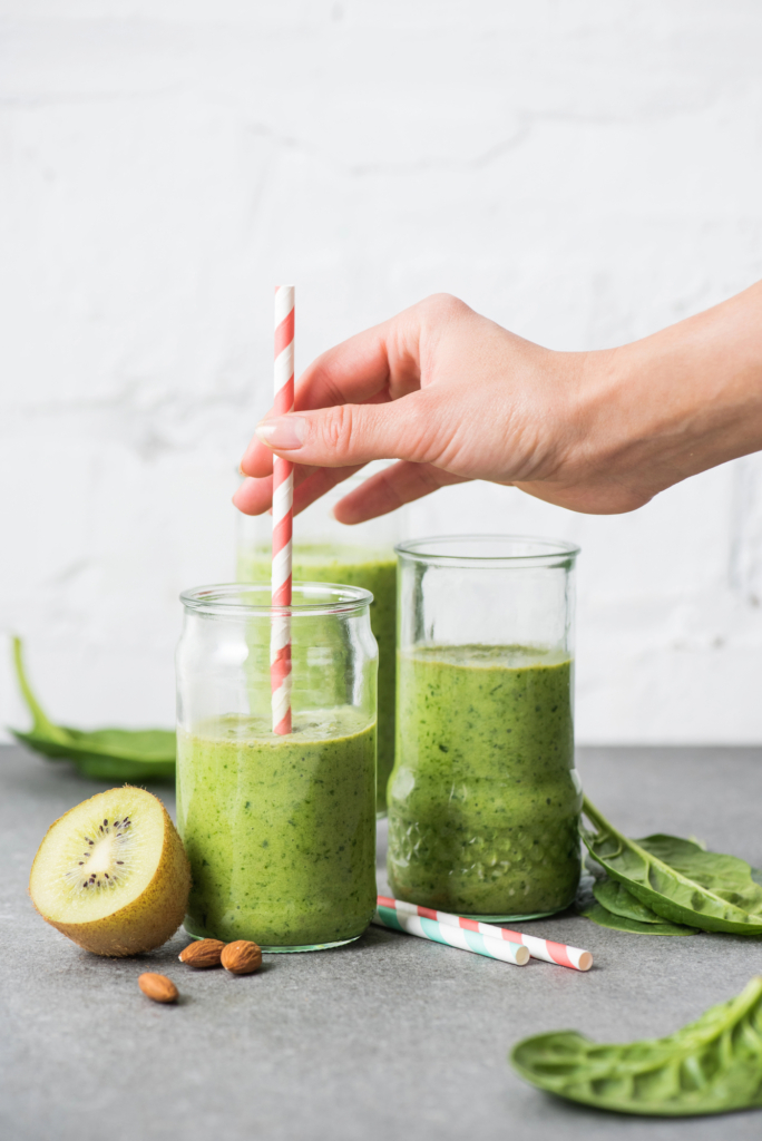 Egészséges kiwi smoothie