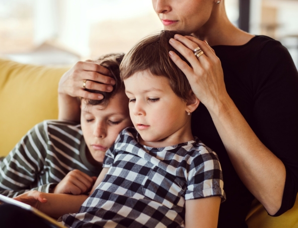 „A gyerekeim szívből utálják egymást” – Történetek a testvéri szeretet hiányáról