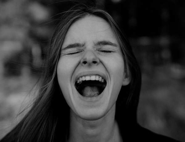 Indoklás nélkül nem megy – Miért magyarázzuk meg az érzéseinket, ahelyett, hogy megélnénk őket?