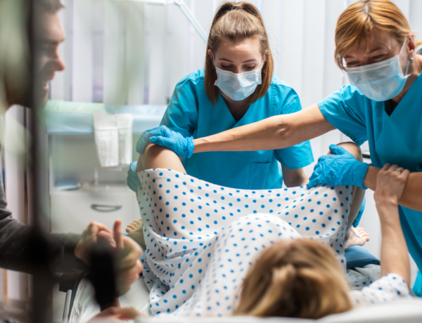 Nyílt levél a szülésznőknek, akik sorsokat tartanak a kezükben