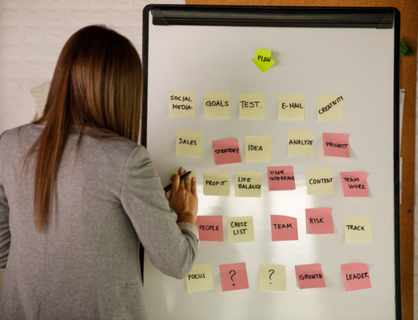 Így készítsd el a 2026-os vision boardodat a művészetterapeuta szerint