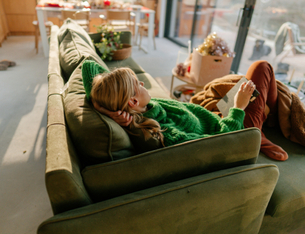 Repülő évek és vánszorgó napok: Az idő múlásával kapcsolatos traumák feldolgozása