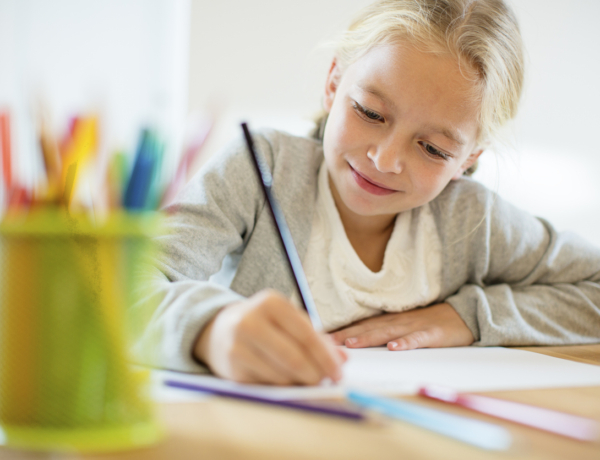 Kérd meg a gyereked, hogy rajzoljon egy tudóst – Ezért fontos, hogy mit rajzol