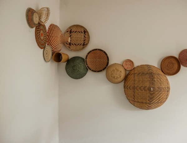 Stílusos faldekorációk az otthonodban: ötletek a képeken túl