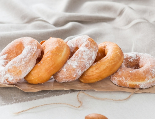 Ma, január 28.: Károly és Karola ünnepelnek – mit jelent a nevük?