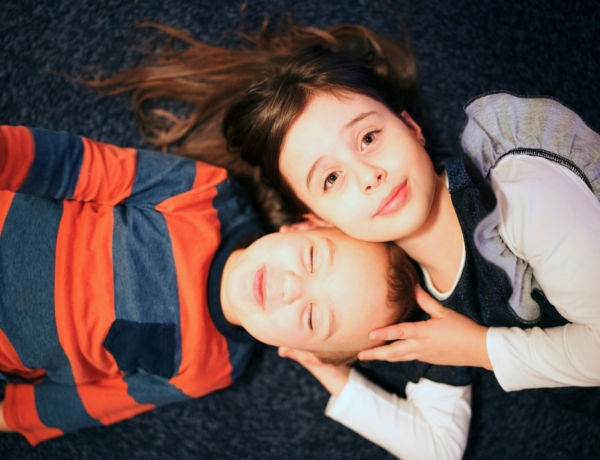 „Először lányt akar, mert az majd vigyáz a testvéreire.” – A nők kihasználása már gyerekkorban elkezdődik