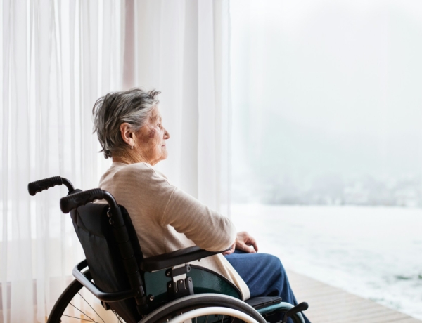 Az Alzheimer-kór kétszer gyakoribb a nőknél – mi állhat a háttérben?