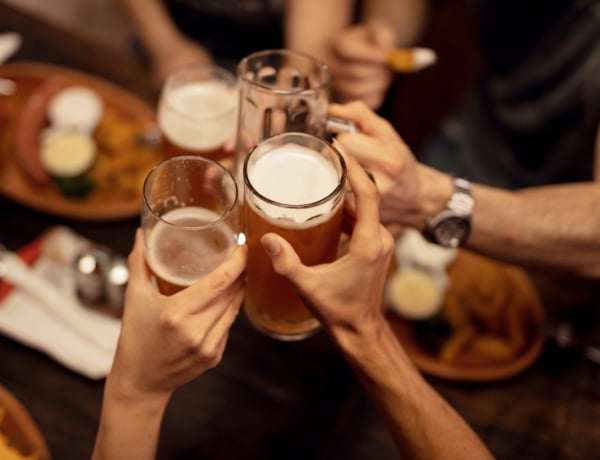 „Ne már, nektek vannak DVD-itek?” – Ittam egy sört egy 23 évessel, és sosem éreztem öregebbnek magam