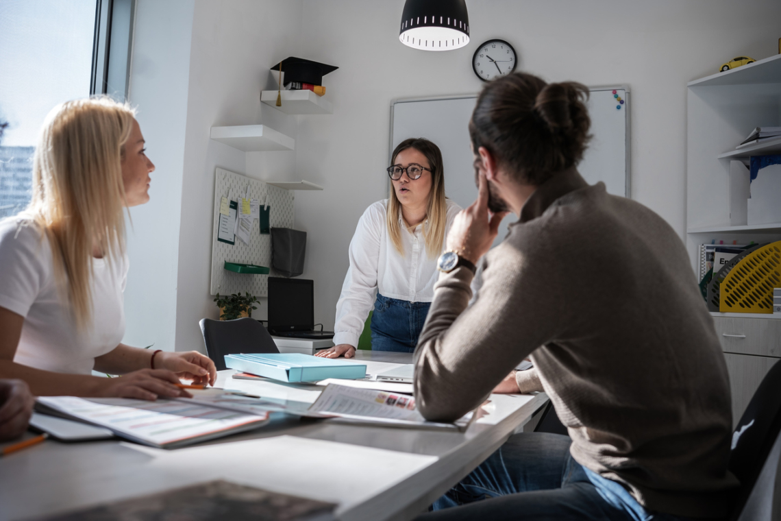 Inkább fizetnék, csak ne kelljen ott lennem: teljesen feleslegesnek érzem az SZMK gyűléseket