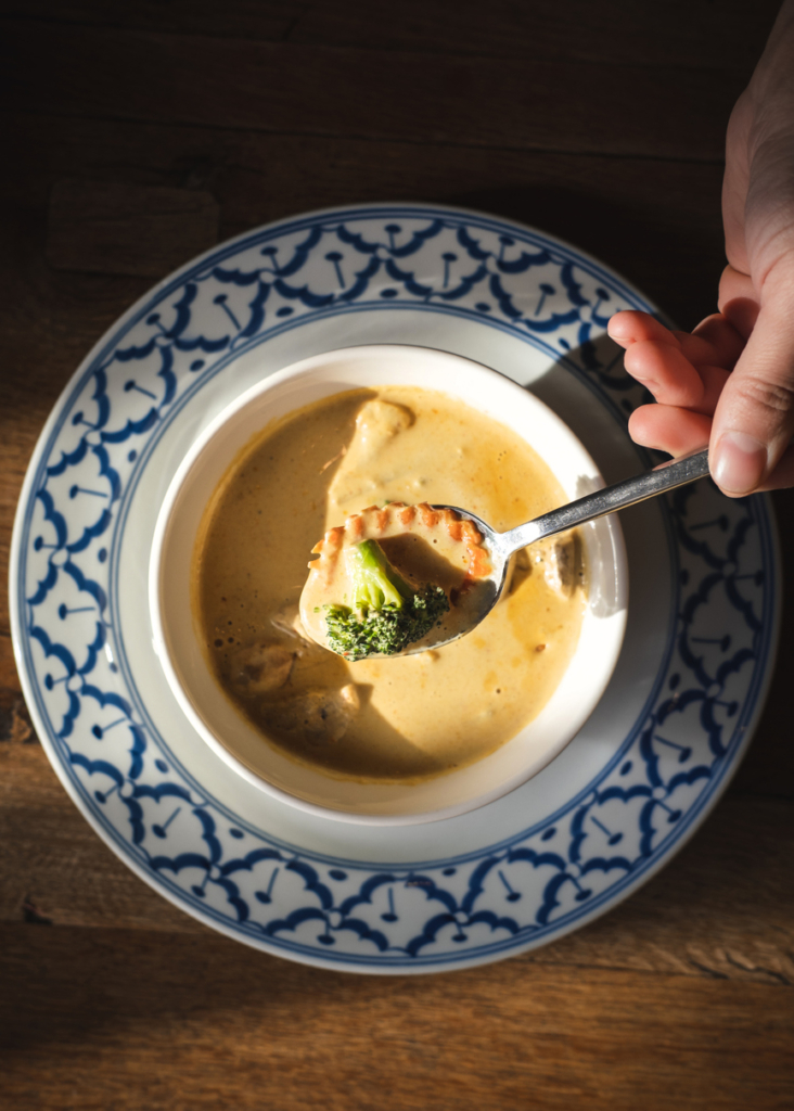 Krémes sárga curry-s leves