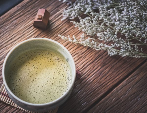Ez a japán tea lehet az új matcha? – Fedezd fel a hojicha titkát