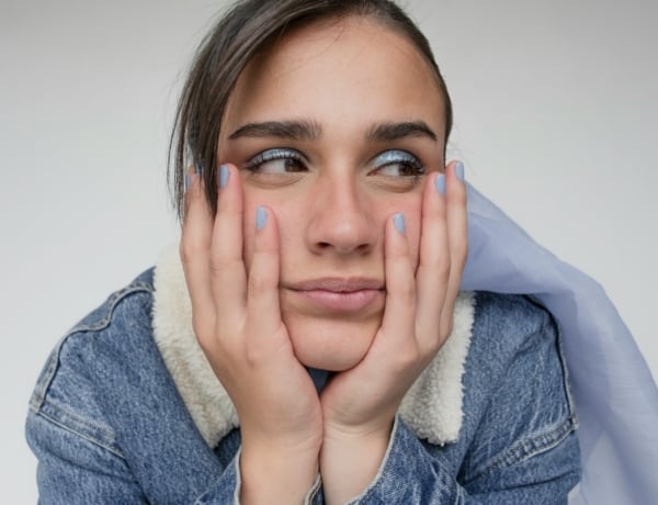 „Ragasztós légycsapdák tucatjai minden szobában, tele tetemekkel.” – Mit láttál a partner lakásán, ami miatt azonnal kereket oldottál?