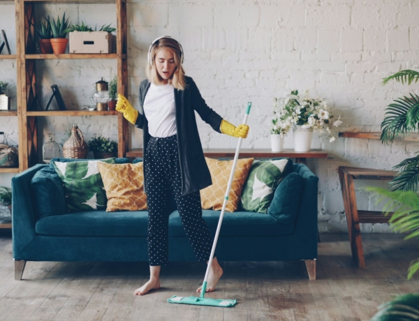 5 dolog, amit soha ne tegyél a felmosóvízbe – padlóbarát tippek