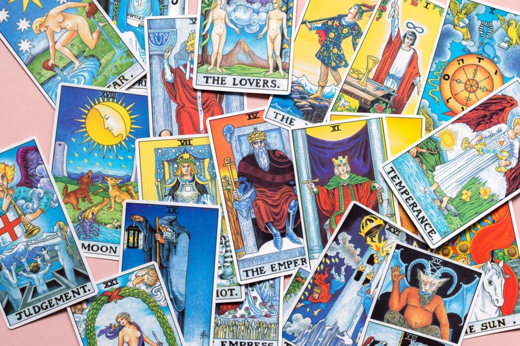 A 10 legerősebb tarot kártya, ami radikális változást hoz az életedbe