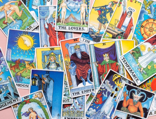 A 10 legerősebb tarot kártya, ami radikális változást hoz az életedbe