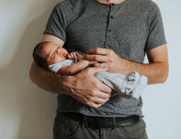 „Örökre az övé vagyok, mert senkinek nem kell egy nő, akinek gyereke van” – Így ejtik a férfiak csapdába a nőket a gyerekkel