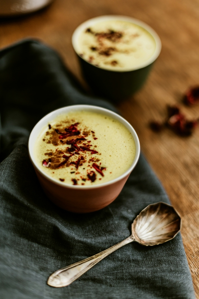 Latte alla curcuma