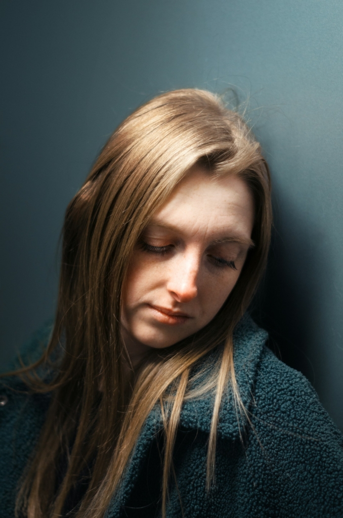 Szomorú lány portré