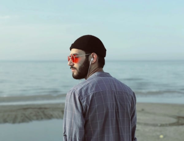 „Felmentem hozzá, de közben megjelent az anyja, hogy kimossa a ruháit.” Instant kiábrándulások a randik világában