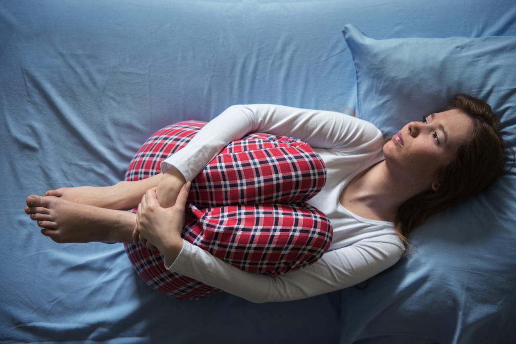 Ha rajtad is elhatalmasodik a menstruációs szorongás: Ez az 5+1 apró szokás segíthet ellazulni