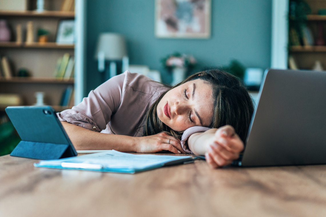 3 jel, hogy az agyad titokban lassítja a karrieredet, és ahogyan változtathatsz