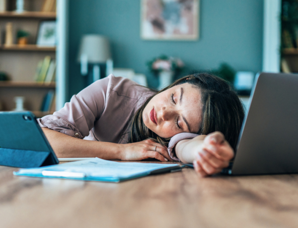 3 jel, hogy az agyad titokban lassítja a karrieredet, és ahogyan változtathatsz