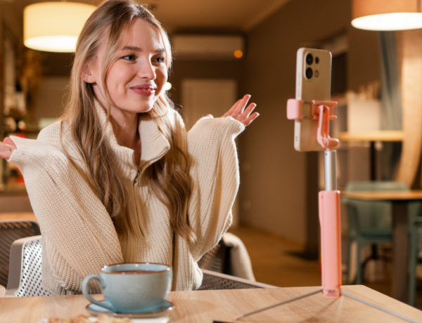 „Nem is így nézek ki!” – Ezért tűnik öregebbnek az arcod a fotókon, mint a tükörben