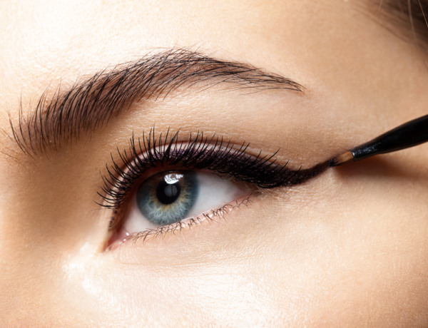 Ez a legjobb szemsmink rejtett szemhéjra: a sminkszakértők szerint