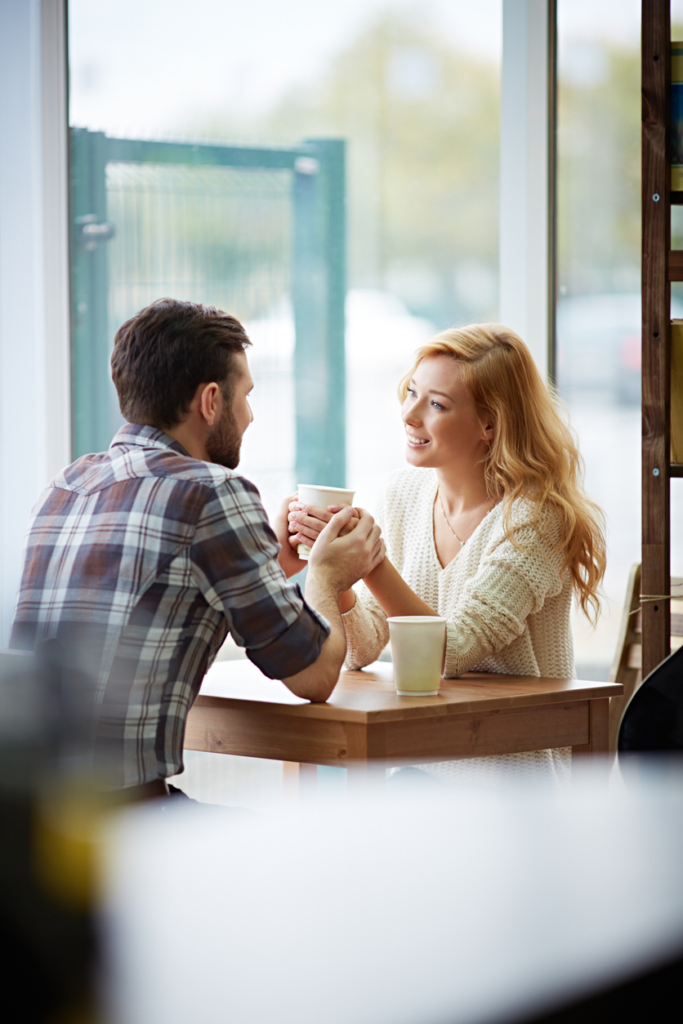 Rendezvous in einem Café