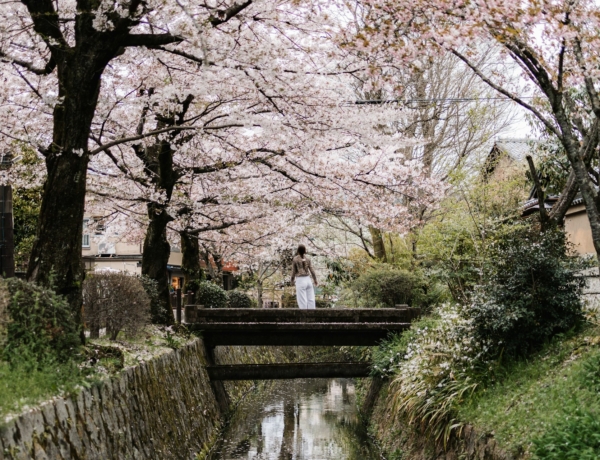 Időjárás 2026. március 13.: A napsütést helyenként felhőátvonulások és záporok törik meg