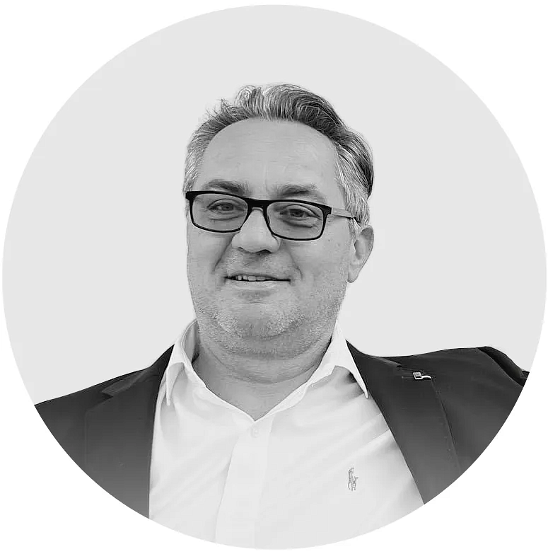Csőke László a beteg gyermekek elhivatott támogatója