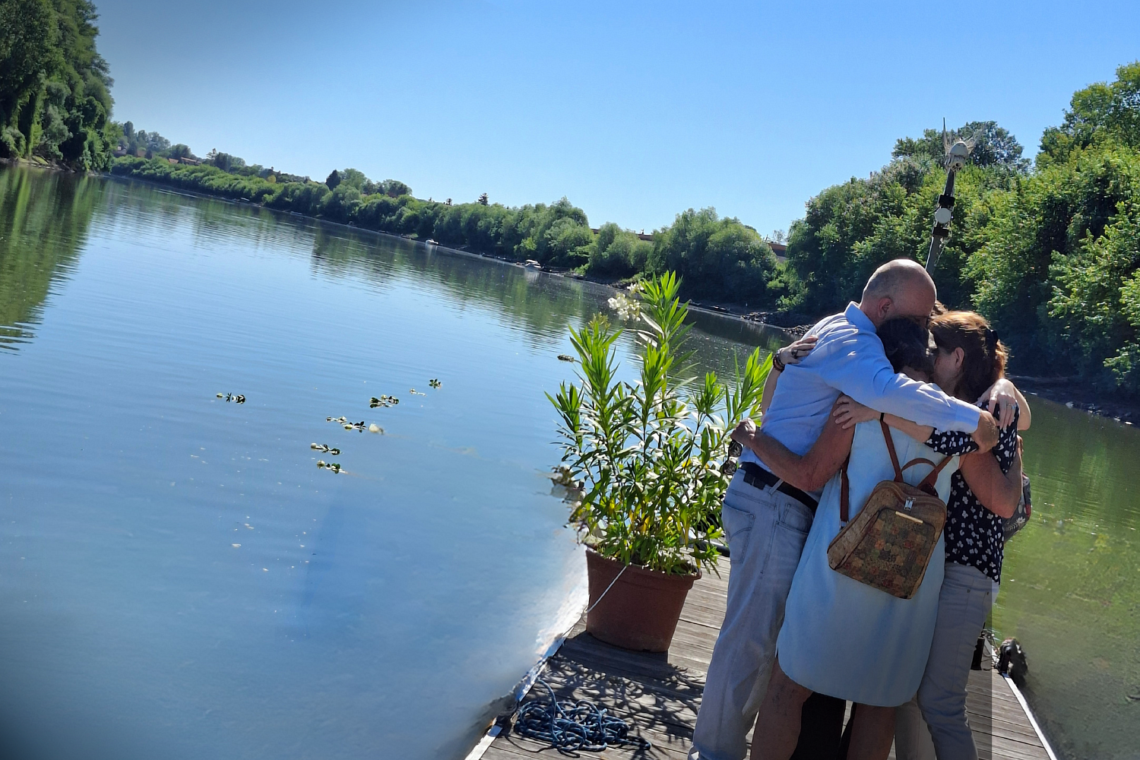 Amikor a víz viszi tovább az emlékeket – így zajlik egy vízi temetés