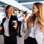 Stílus az irodában: Ezt hordják az igazán befolyásos nők a munkahelyükön