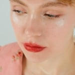 Így viseld a „no-makeup” sminktrendet 2026-ban