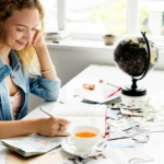 Napi horoszkóp 2026. április 26.: Az Uránusz az Ikrekbe lép, és ez új irányokat jelöl