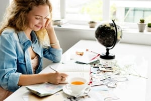 Napi horoszkóp 2026. április 26.: Az Uránusz az Ikrekbe lép, és ez új irányokat jelöl