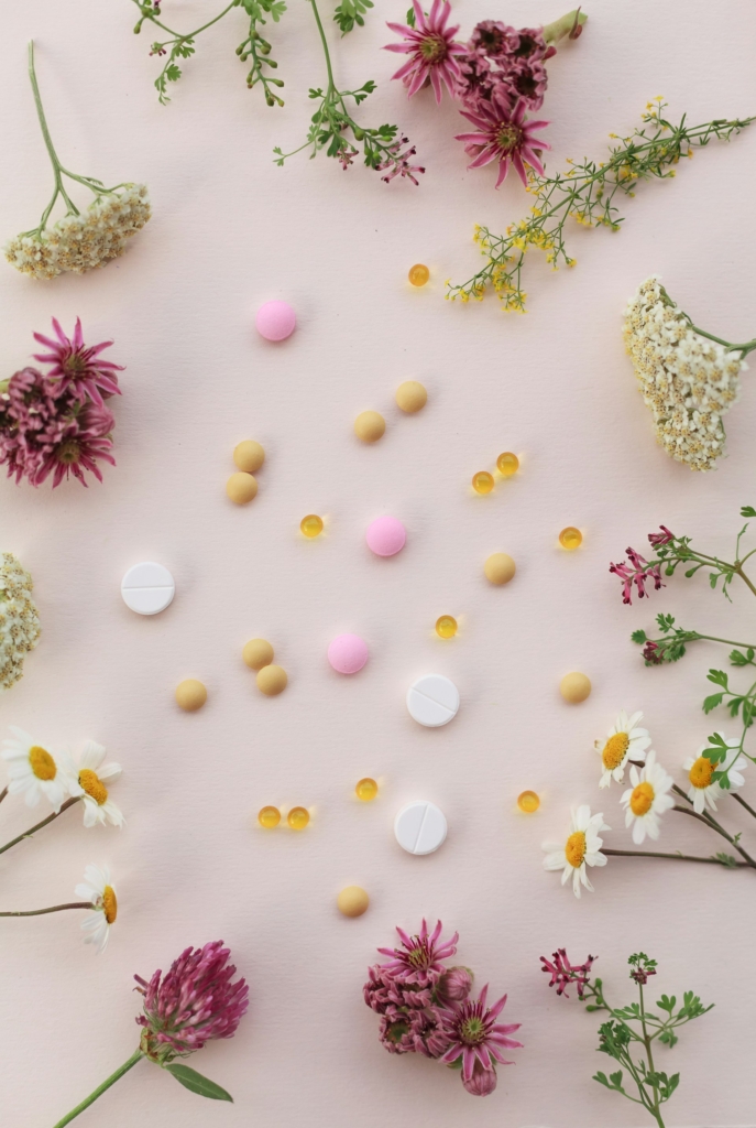 Vitaminas de diferentes tamaños y colores