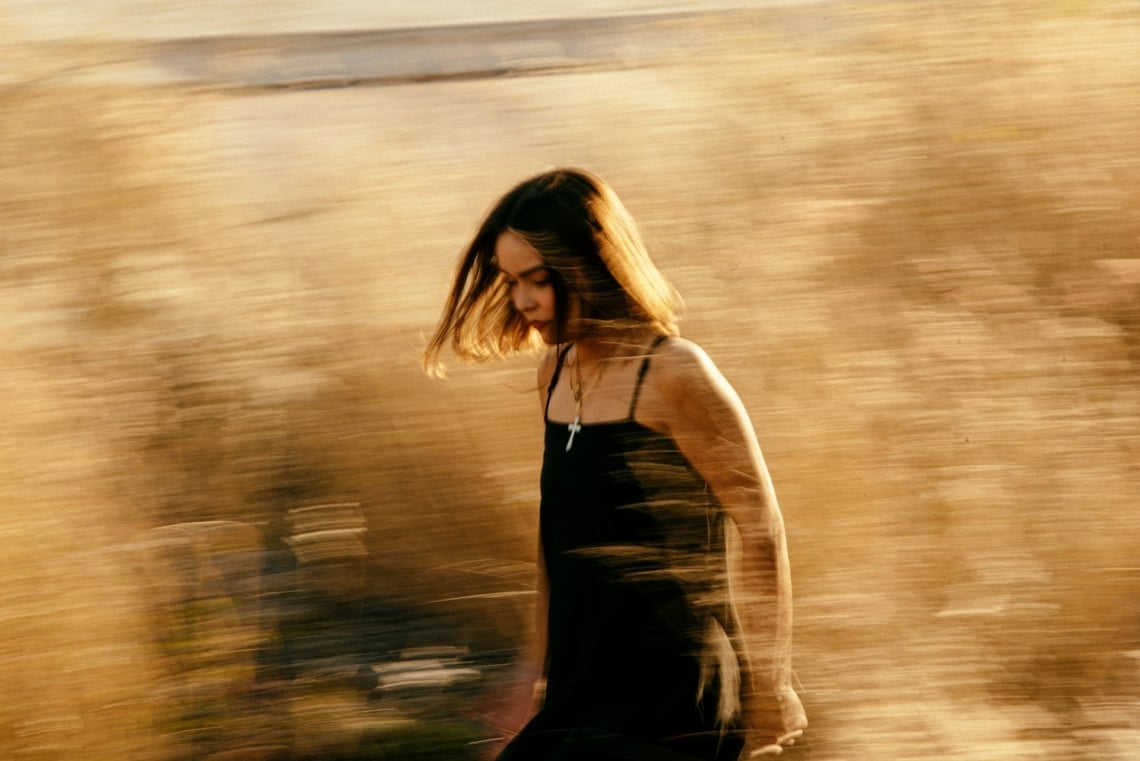 „Elvált szingli vagyok és egy kis albérletben élek” Miért büntetnek, ha párkapcsolat helyett a lelki békét választod?