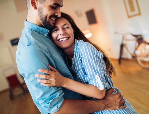 Az idősebb nők vonzereje: miért választják őket a fiatalabb férfiak?