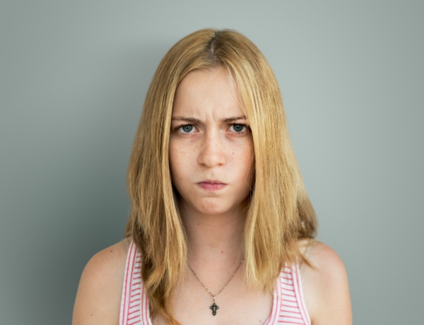 „Szél, ékezet nélküli írás és ha valaki lufit fúj a rágójából” – Mi az a fura dolog, ami indokolatlanul felbőszít?