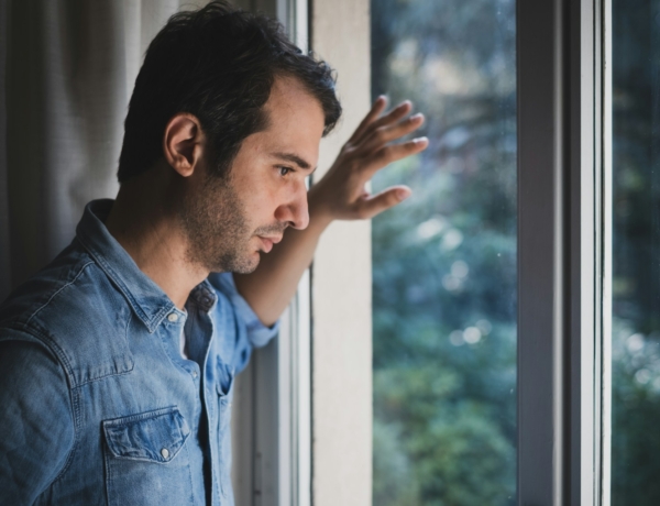 „Anyám szeret téged és én is kedvelem a te családodat!” – 10 hazugság, amit a férfi mond, hogy megvédje a kapcsolatot