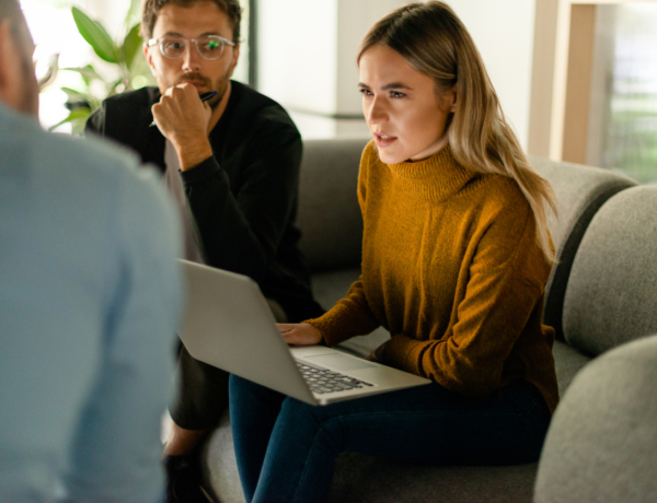 „Hiába vagyok jó abban, amit csinálok, ha ezt senki nem tudja” – Így vetetem magam komolyan nőként a karrieremben