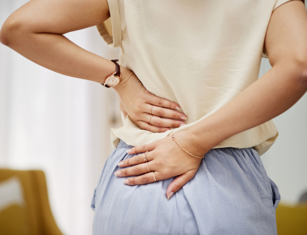 A 10 másodperces gyakorlat, ami segíthet enyhíteni a derékfájást