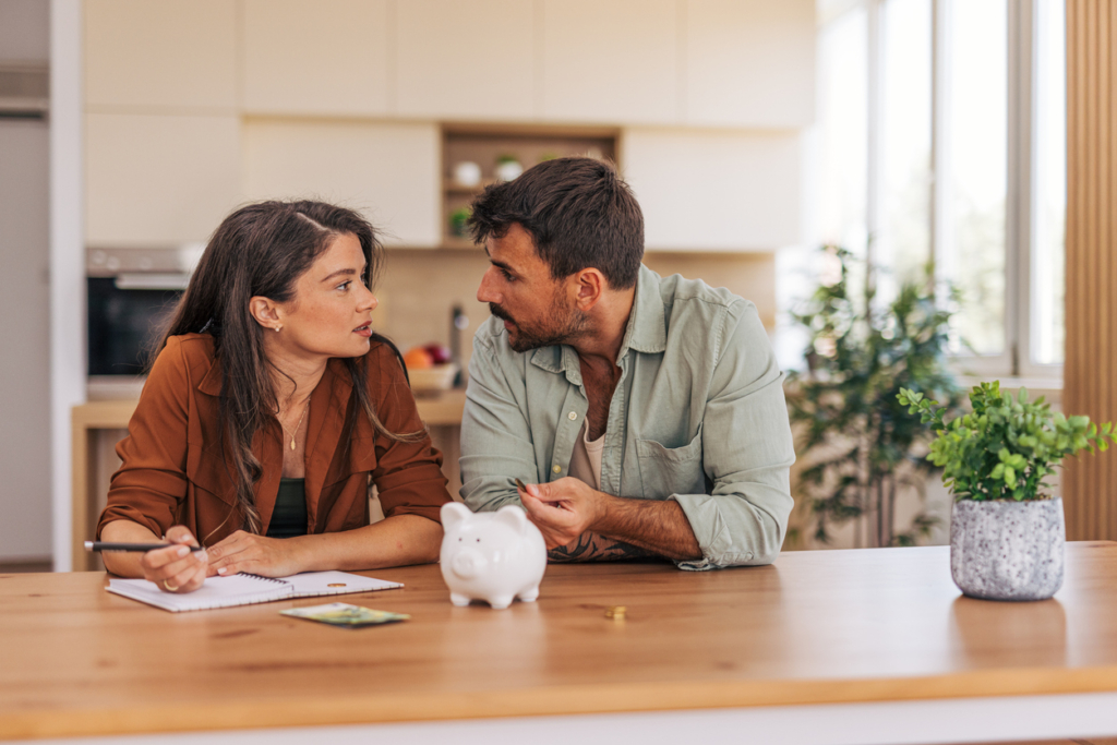 „Egyértelműen én voltam az, aki fenntartja az életszínvonalunkat” – Számít, ki keres többet egy kapcsolatban?