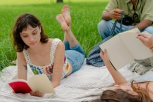 Napi horoszkóp 2026. április 28.: A Vénusz-Plútó trigon a mély kapcsolódást segíti