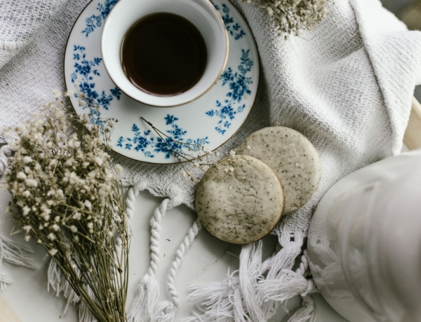 Ma, április 22.: Csilla és Noémi névnapja van – Mit üzen a nevük?